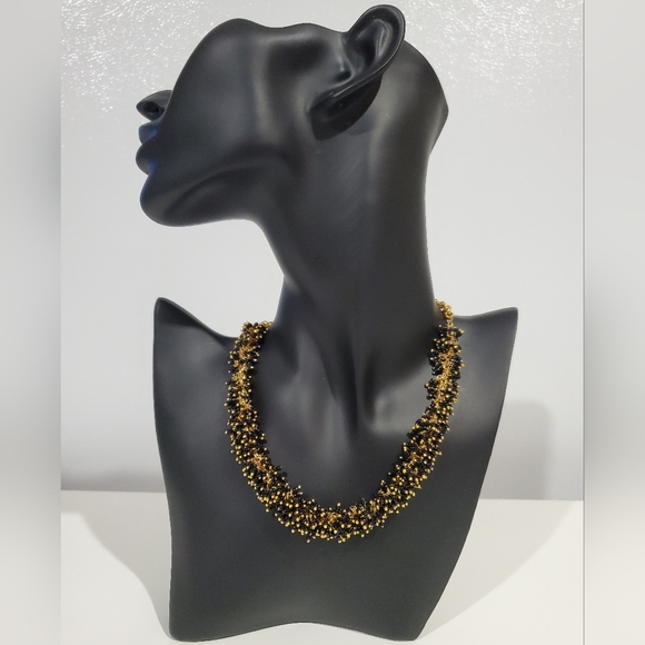Jewelry - Gold Tone Necklace